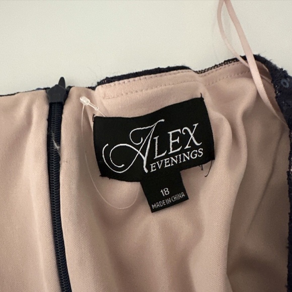 NEW $199‎ ALEX EVENINGS [ 18 R ] Sequined Lace Mermaid Gown in Navy Tan - Picture 5 of 12